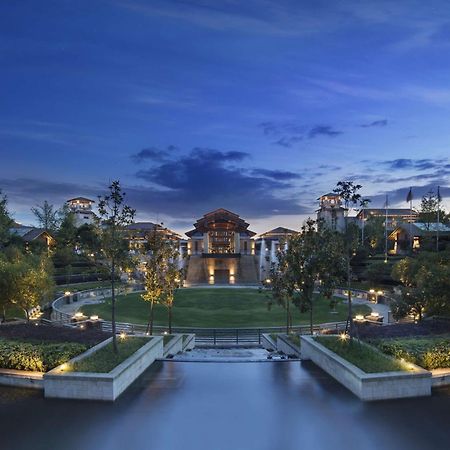 Hilton Wuhan Optics Valley Eksteriør billede