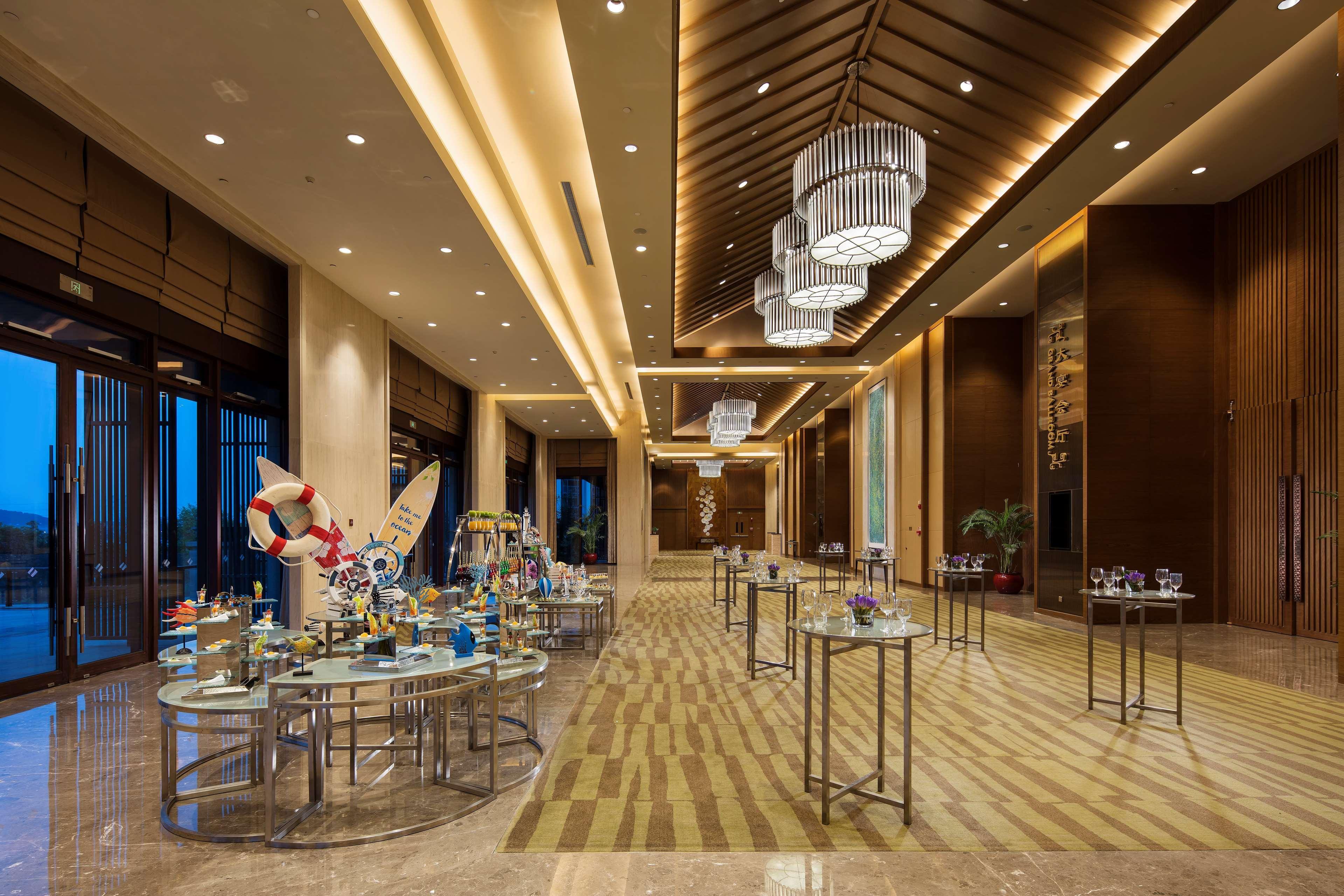 Hilton Wuhan Optics Valley Eksteriør billede