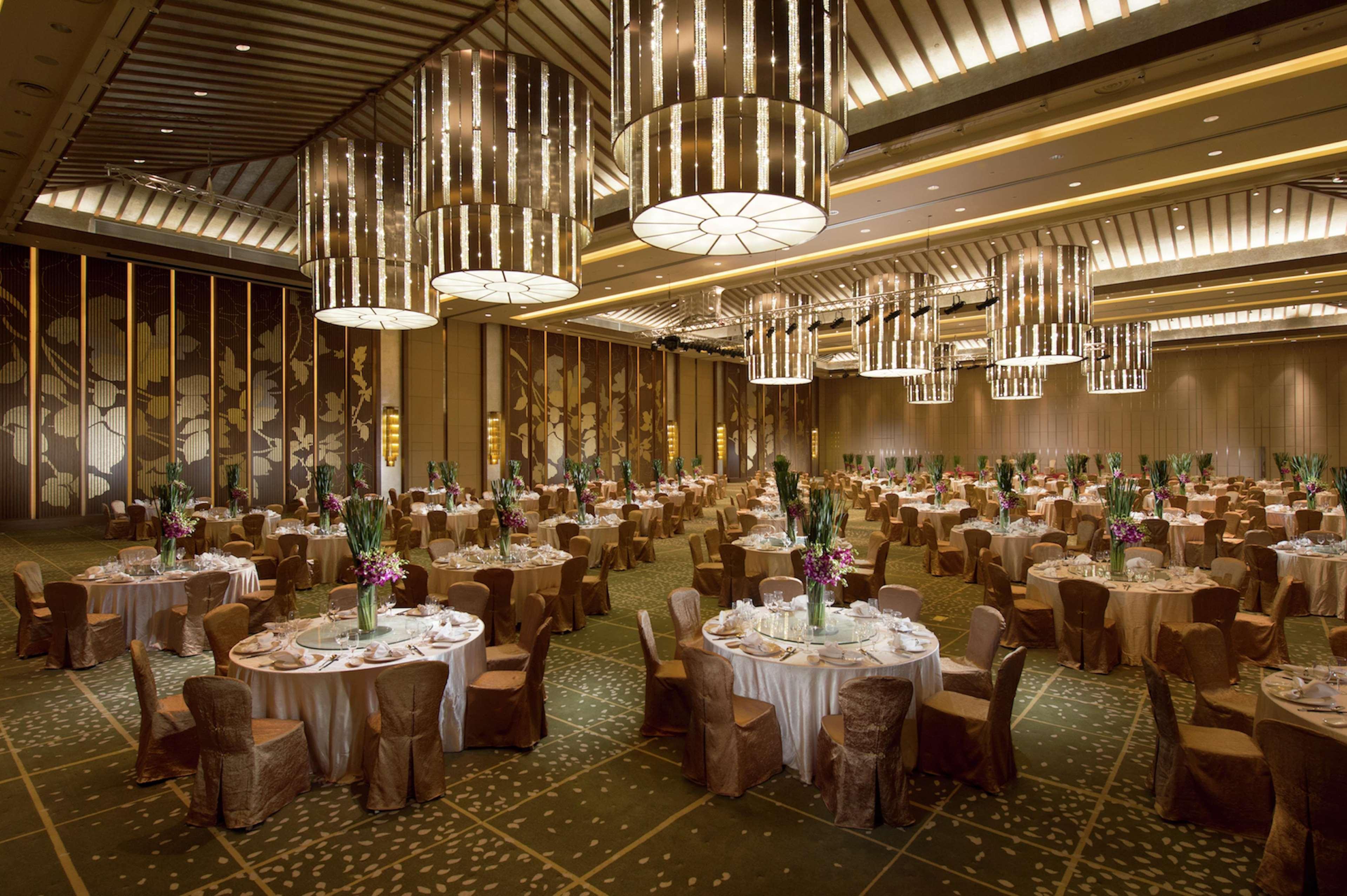 Hilton Wuhan Optics Valley Eksteriør billede