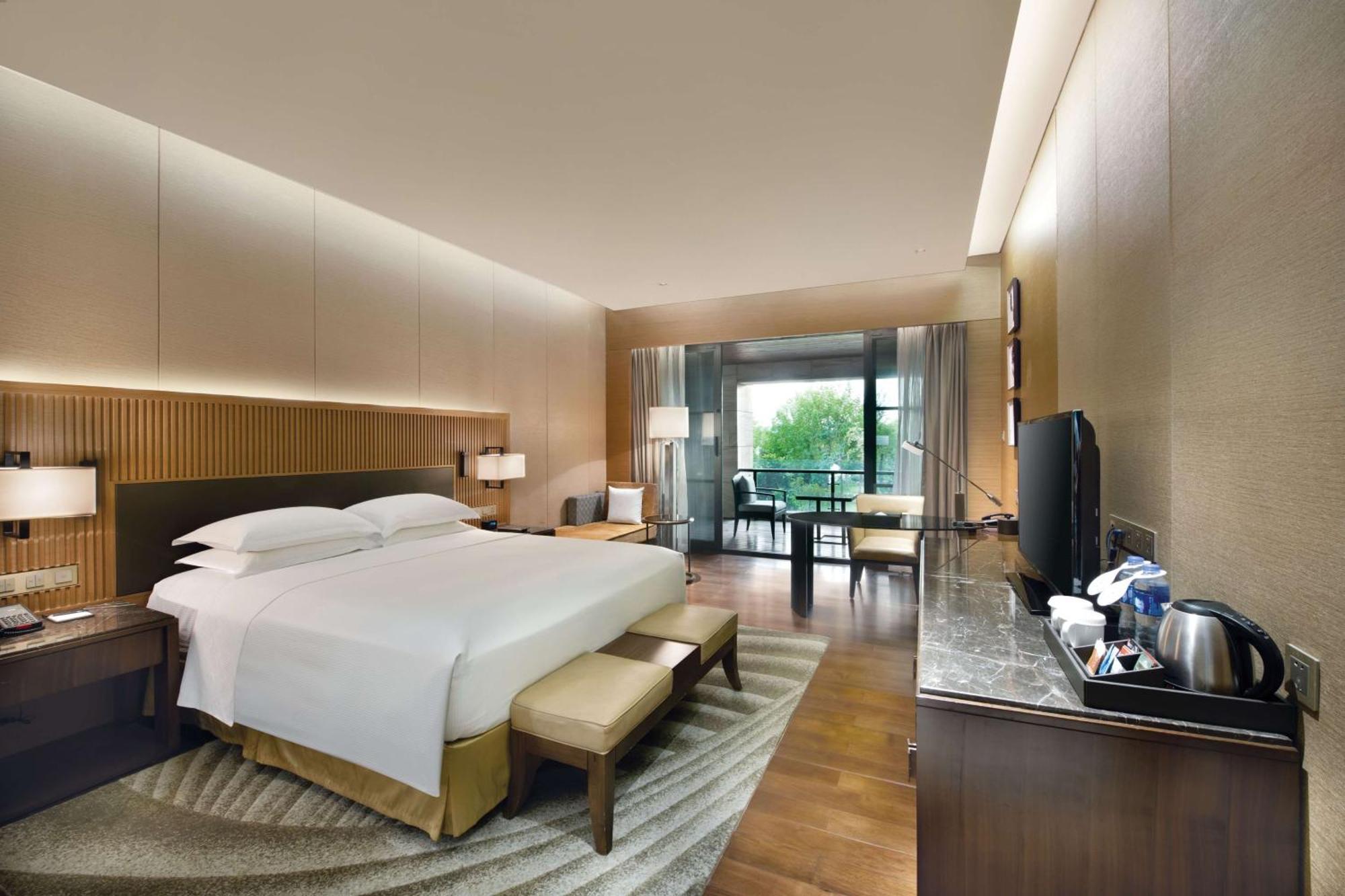 Hilton Wuhan Optics Valley Eksteriør billede