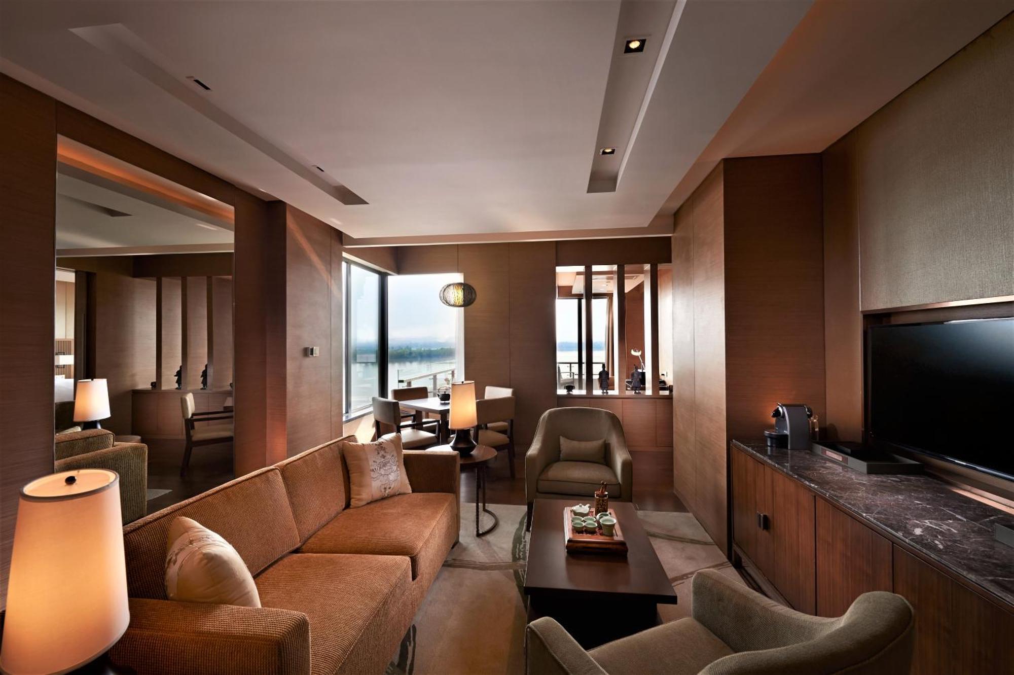 Hilton Wuhan Optics Valley Eksteriør billede