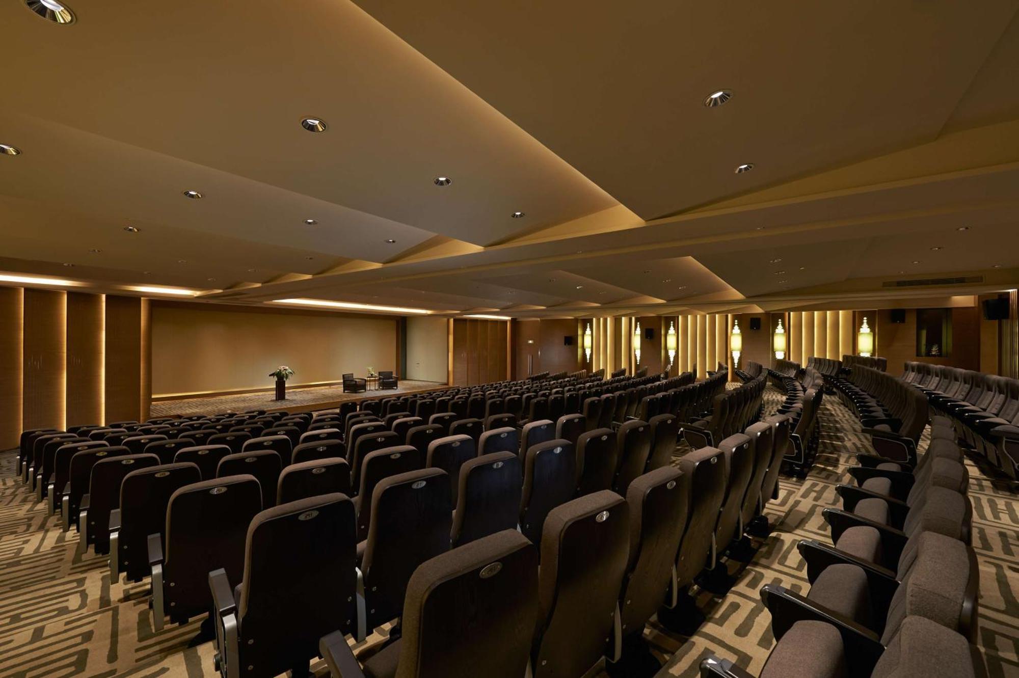 Hilton Wuhan Optics Valley Eksteriør billede