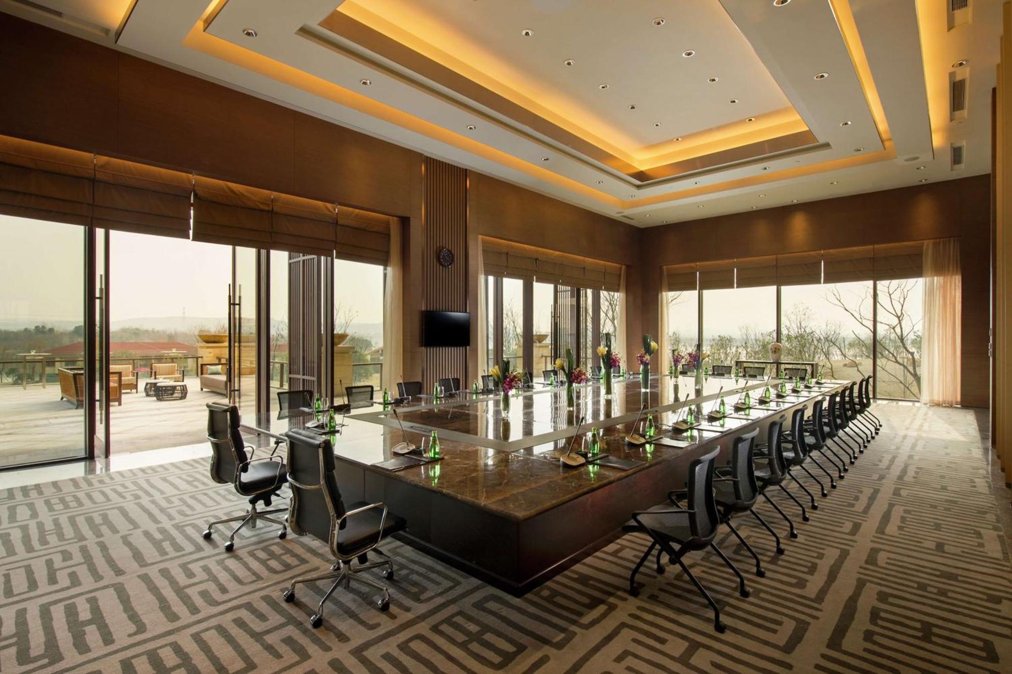 Hilton Wuhan Optics Valley Eksteriør billede