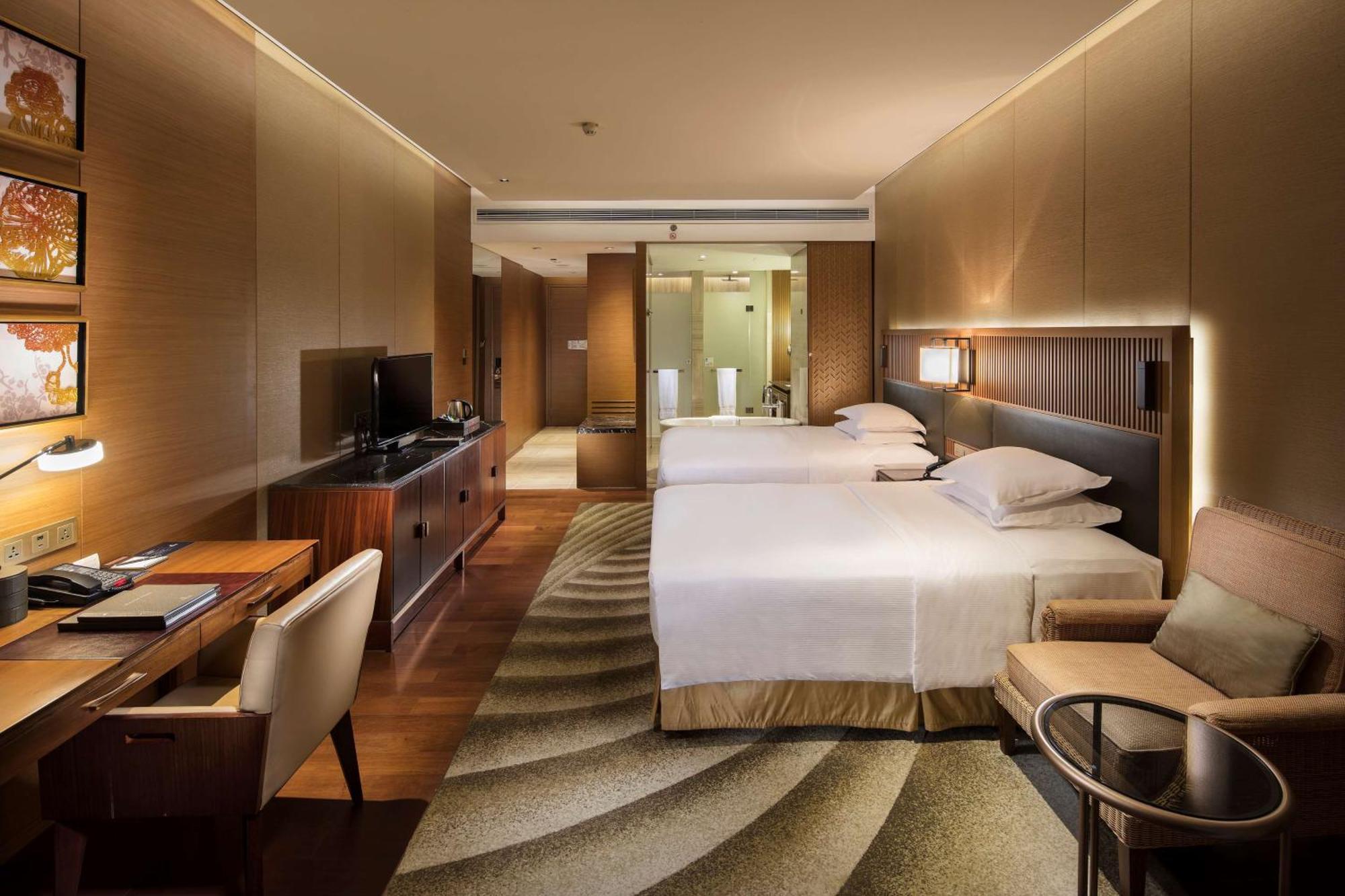 Hilton Wuhan Optics Valley Eksteriør billede