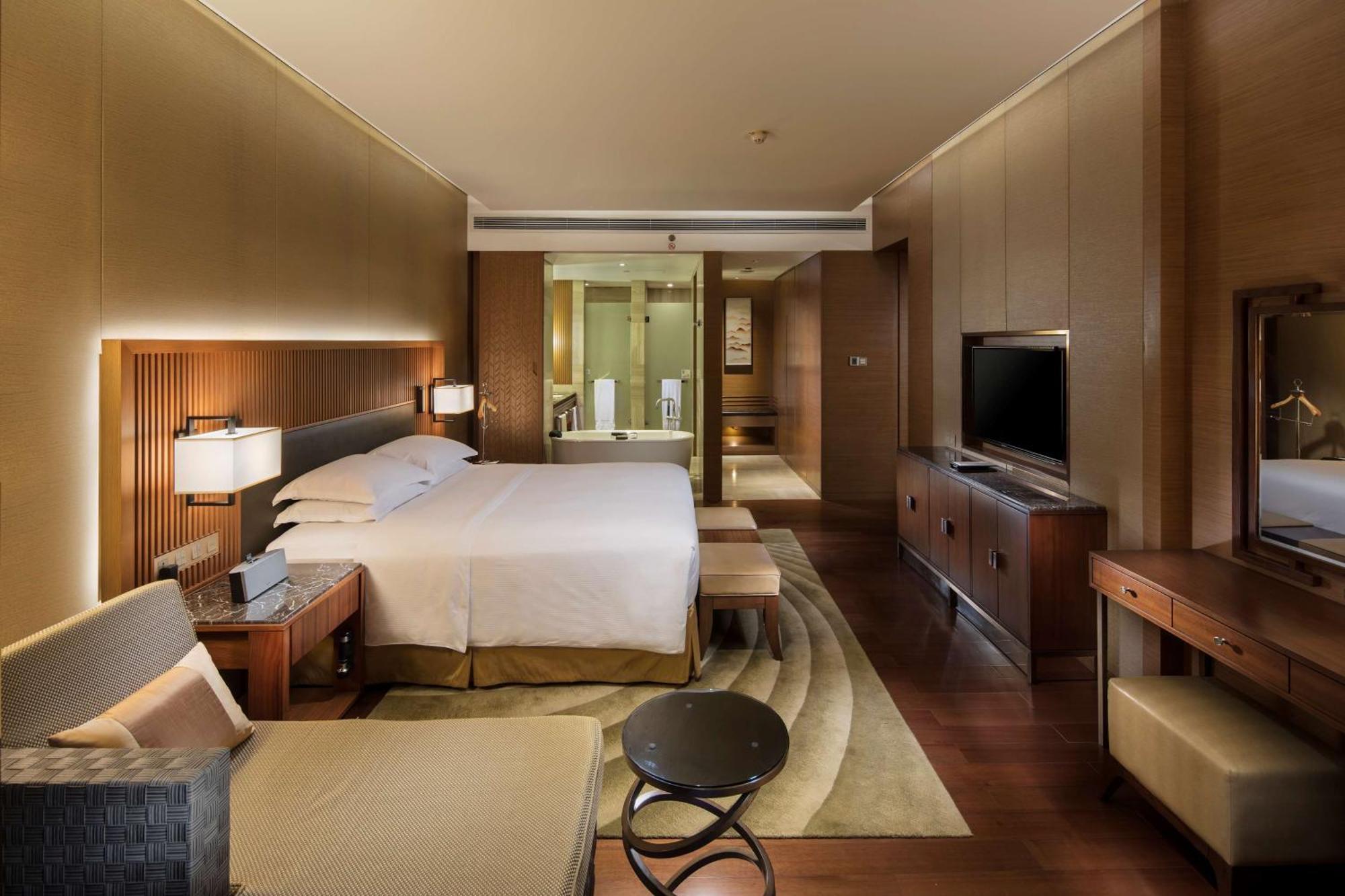 Hilton Wuhan Optics Valley Eksteriør billede